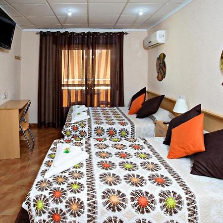 Hostal Carrizo Ельда Екстер'єр фото