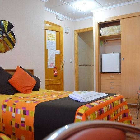 Hostal Carrizo Ельда Екстер'єр фото