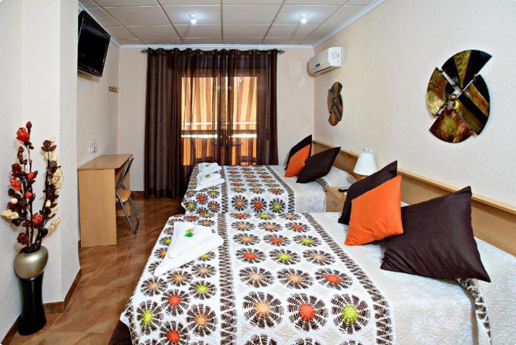 Hostal Carrizo Ельда Екстер'єр фото