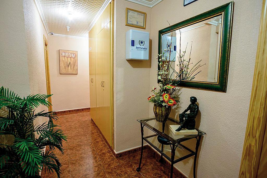 Hostal Carrizo Ельда Екстер'єр фото