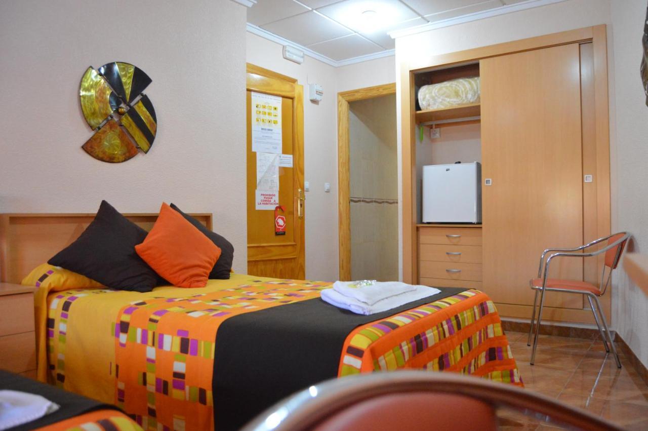 Hostal Carrizo Ельда Екстер'єр фото