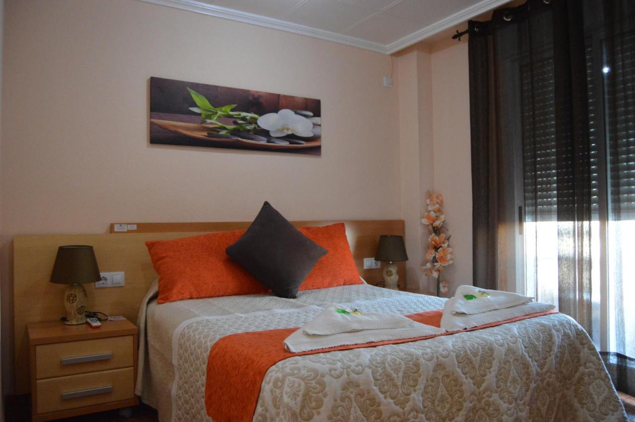 Hostal Carrizo Ельда Екстер'єр фото