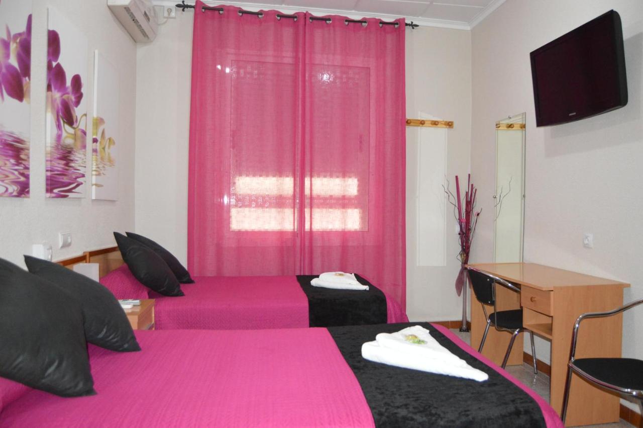 Hostal Carrizo Ельда Екстер'єр фото