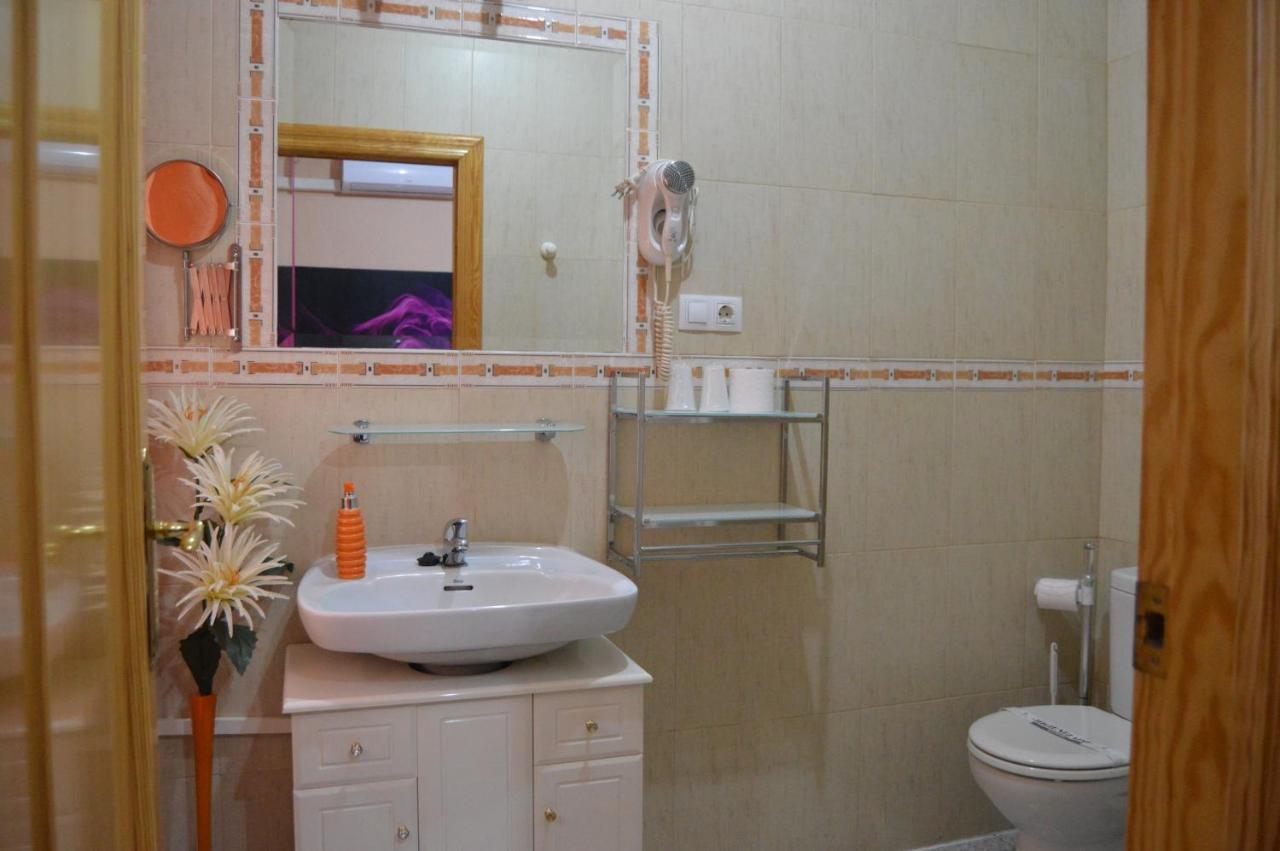 Hostal Carrizo Ельда Екстер'єр фото